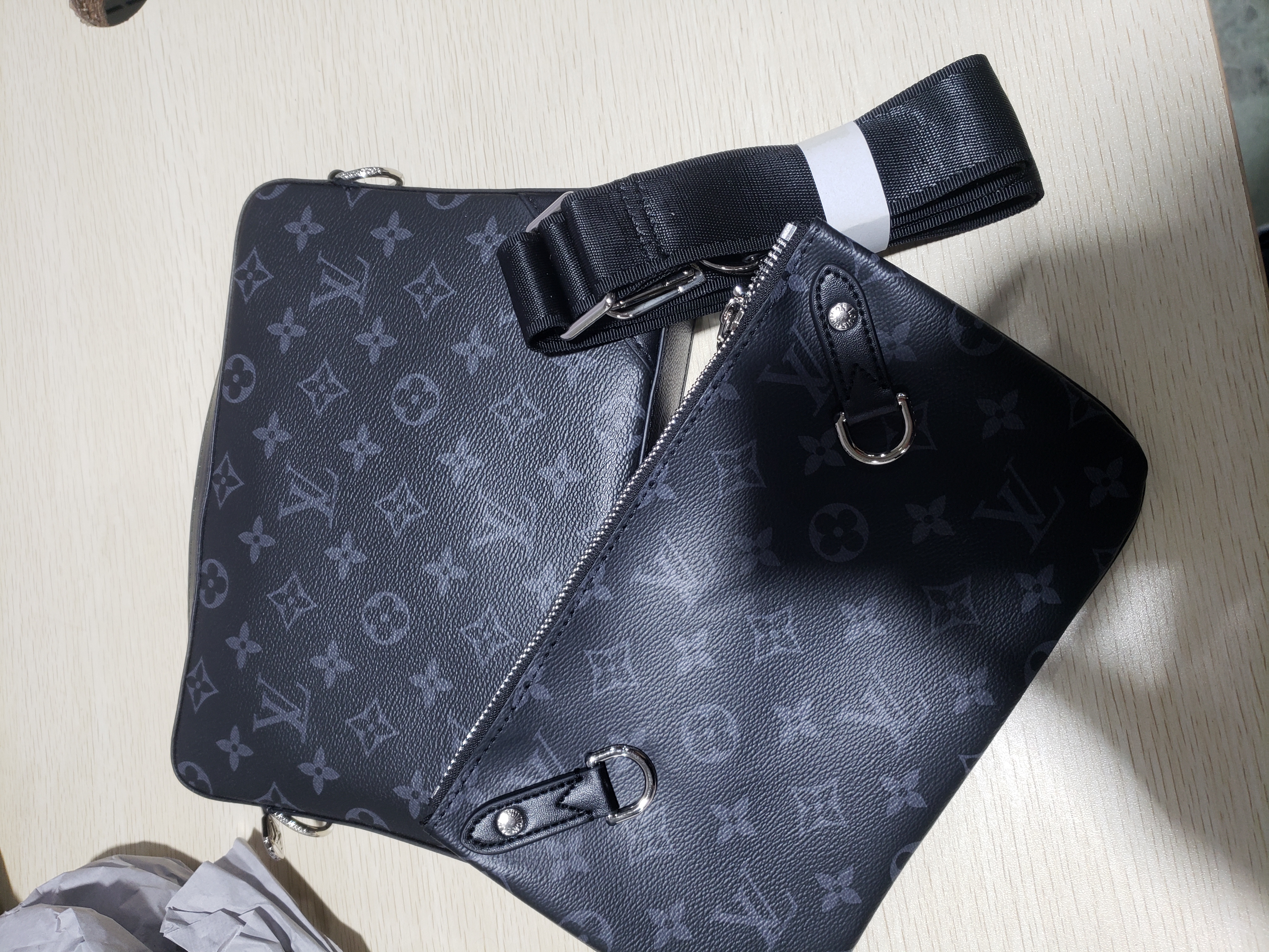 QC Photos For LOUIS VUITTON Trio Messenger Monogram Eclipse Reverse Gray