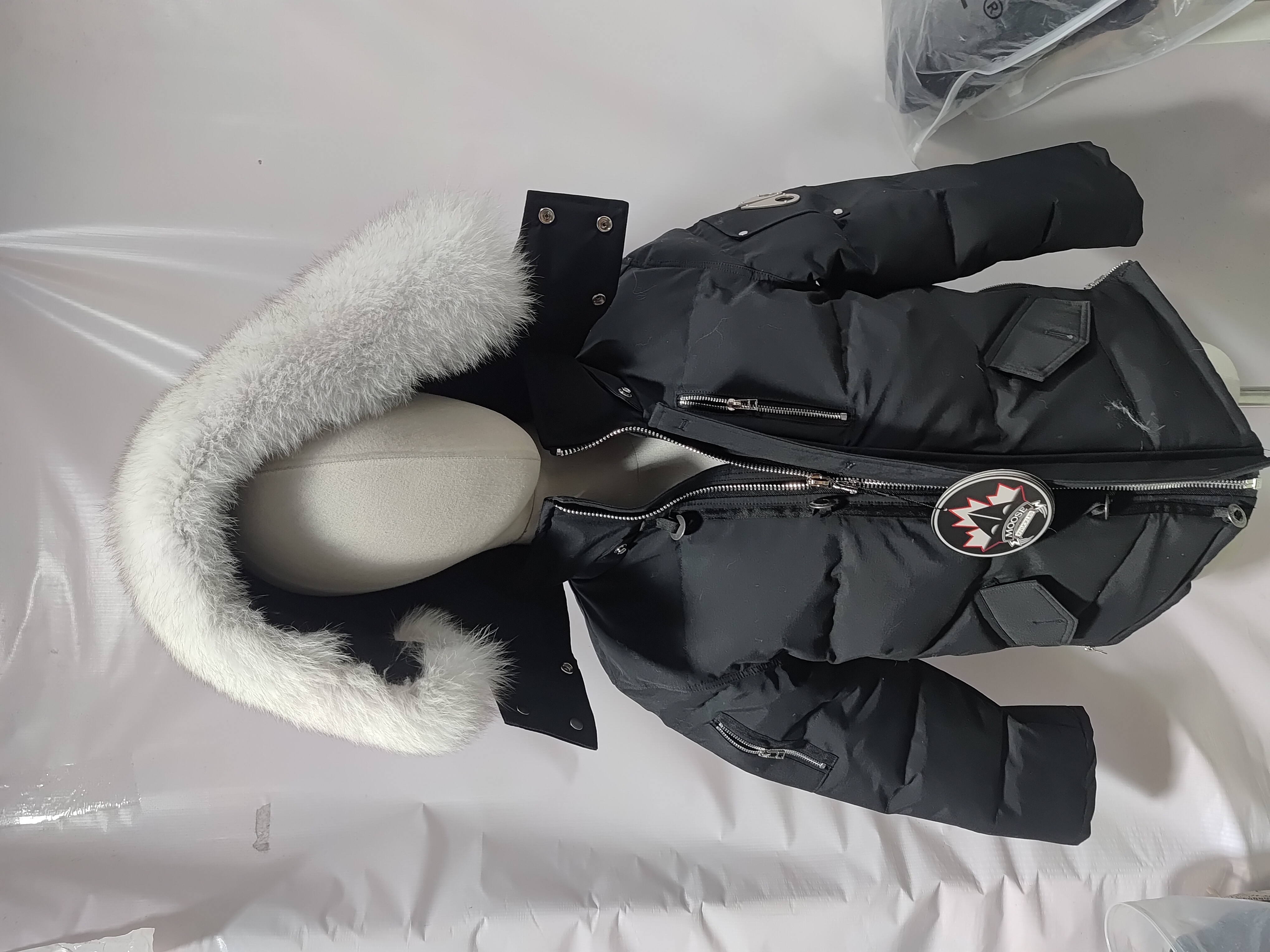 Moose Knuckles ORIGINA NEOSHEAR  JACKET NAVY White fur collar