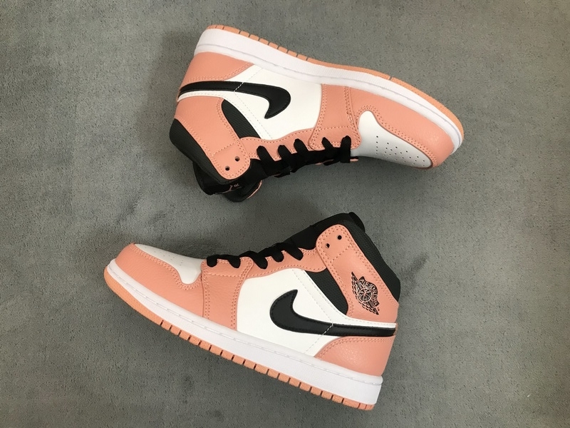 aj1 mid pink quartz
