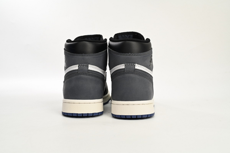 AIr Jordan 1 “Blue Moon”