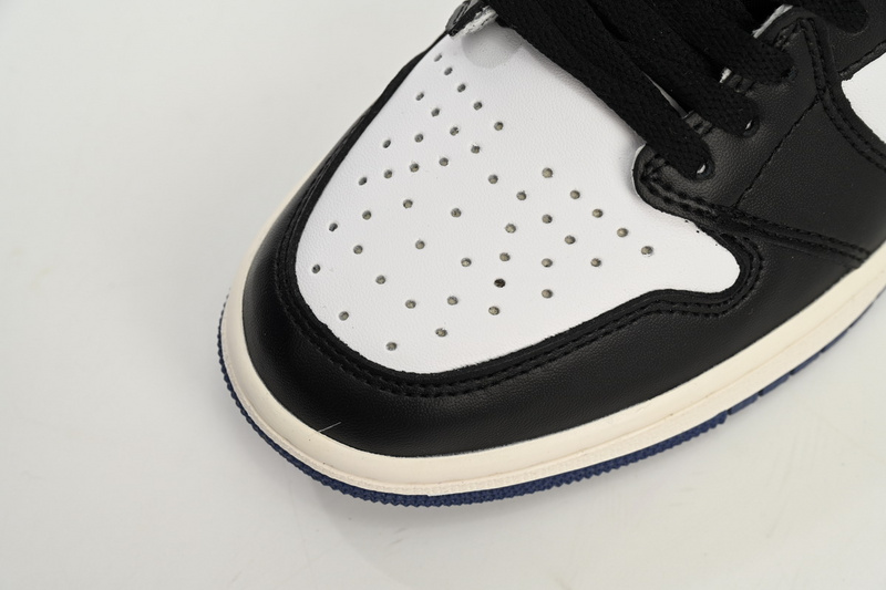 AIr Jordan 1 “Blue Moon”