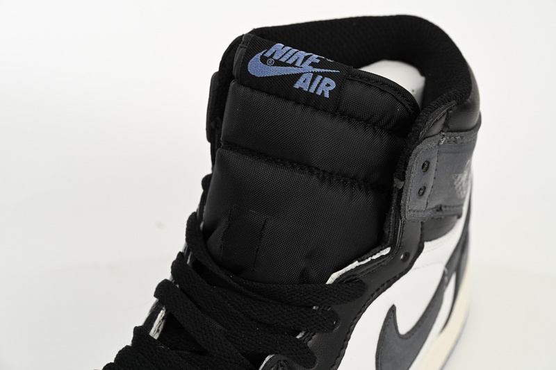 AIr Jordan 1 “Blue Moon”