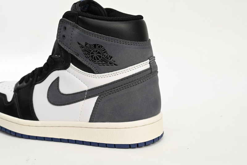 AIr Jordan 1 “Blue Moon”