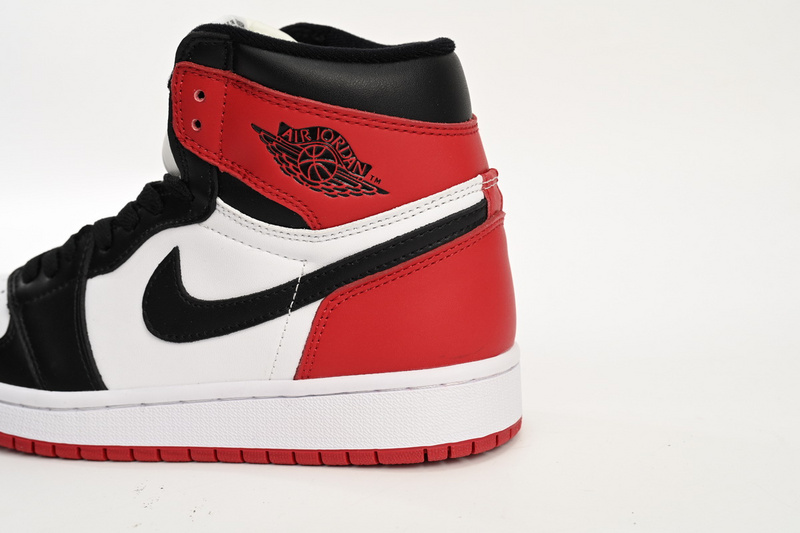 Air Jordan 1 OG High 'Black Toe'