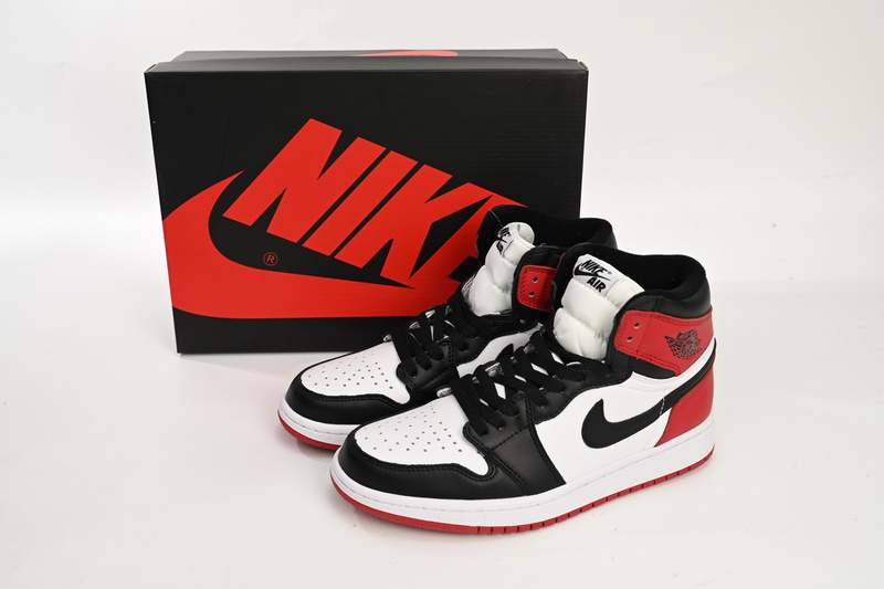 Air Jordan 1 OG High 'Black Toe'