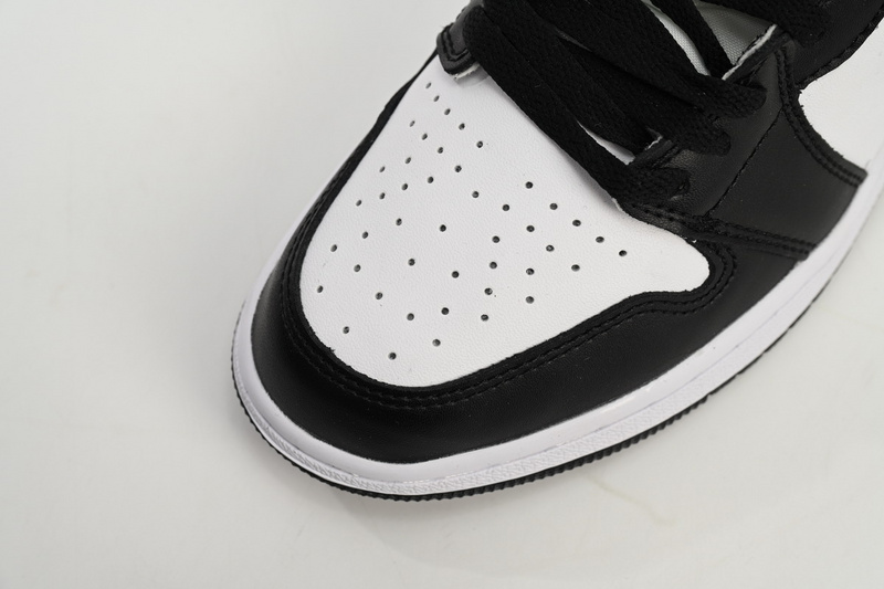 Air Jordan 1 Retro High OG Black White