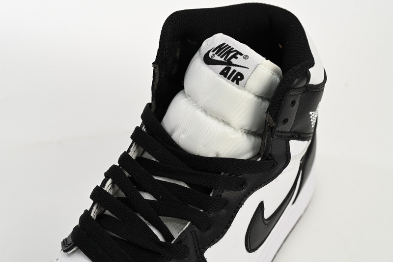 Air Jordan 1 Retro High OG Black White