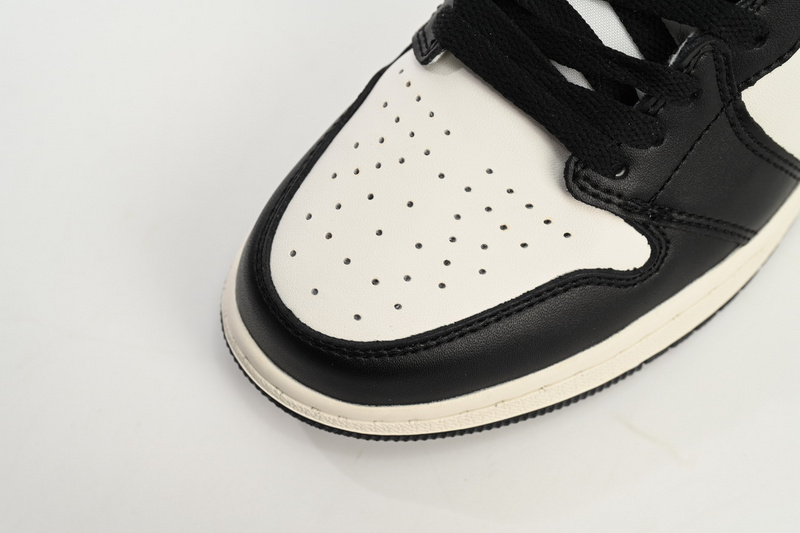 Air Jordan 1 Retro High OG Dark Mocha