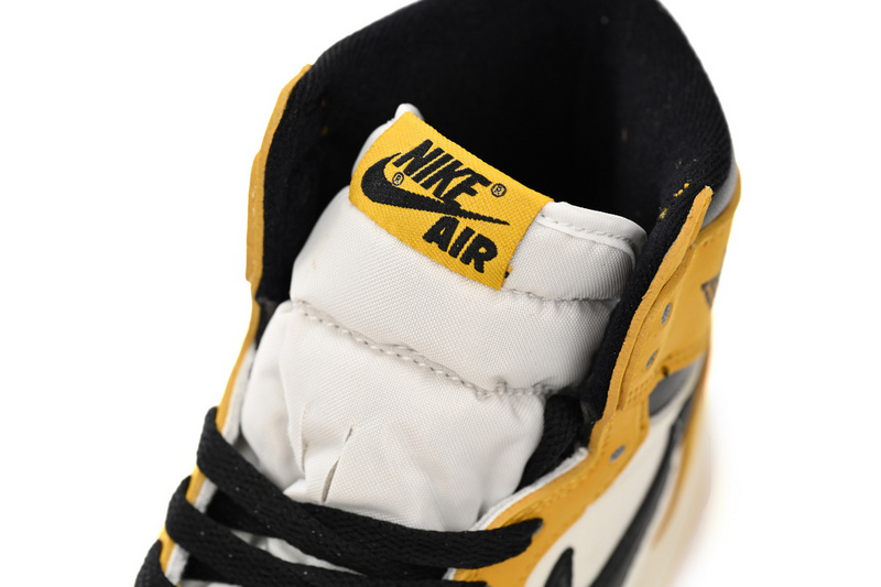  Air Jordan 1 High OG “Yellow Ochre”