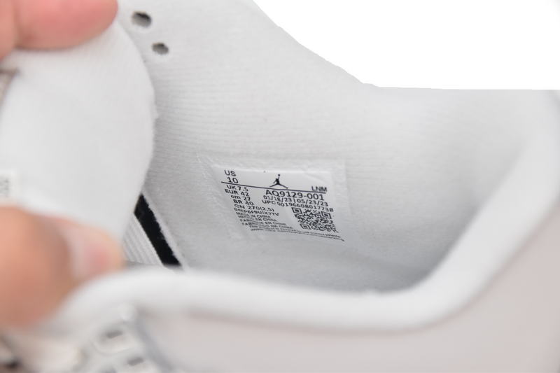 OG Batch Air Jordan 4 WMNS “Frozen Moments”