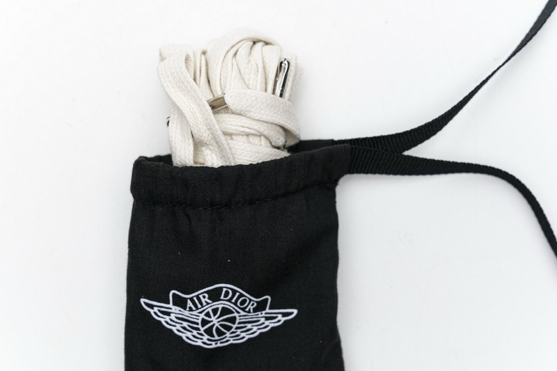 XH Dior x Air Jordan 1 High OG