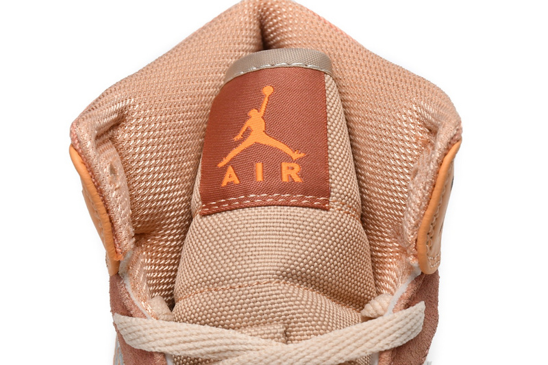 MID Air Jordan 1 Mid Apricot Orange