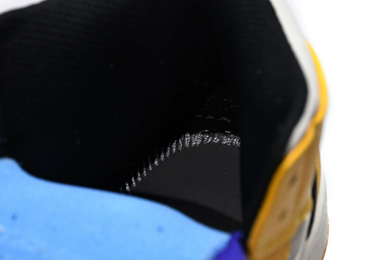 MID Air Jordan 1 Mid SE Lakers