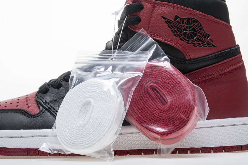 XH Air Jordan 1 High 'Banned' 
