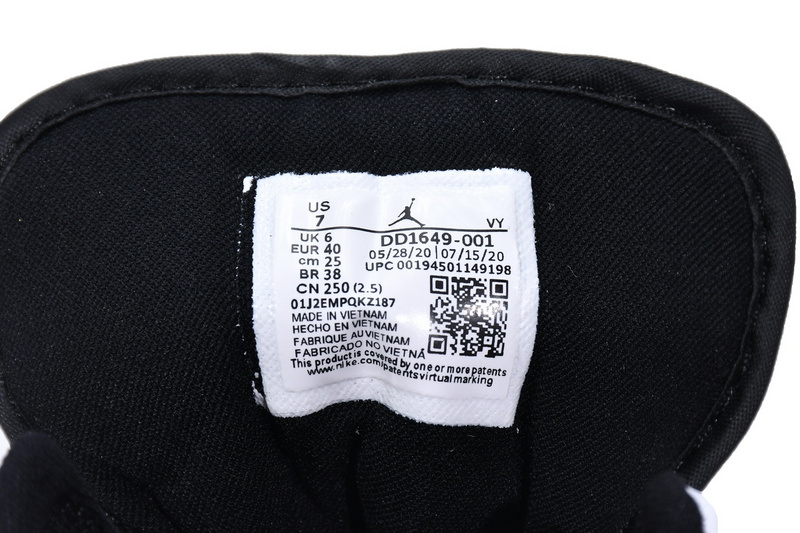 MID Air Jordan 1 Mid SE ASW Black and White