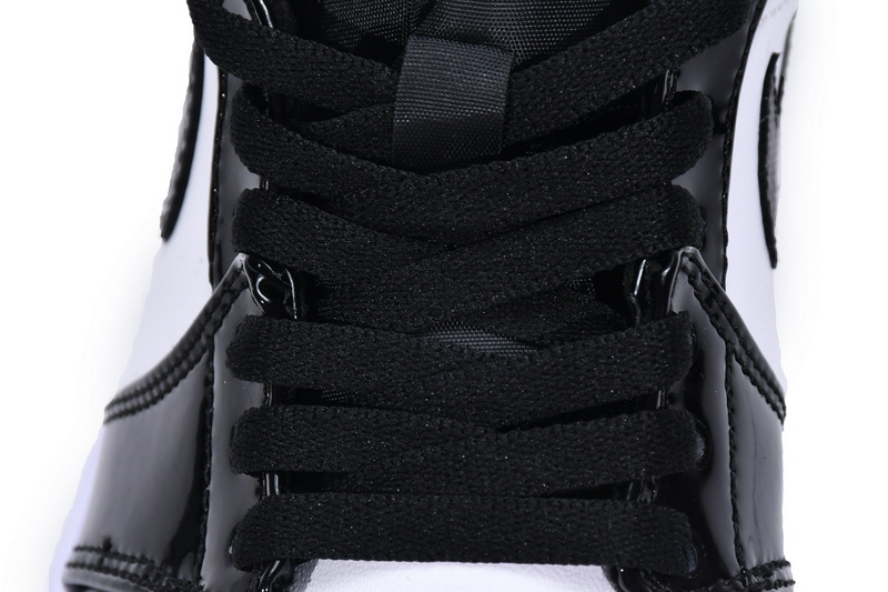 MID Air Jordan 1 Mid SE ASW Black and White