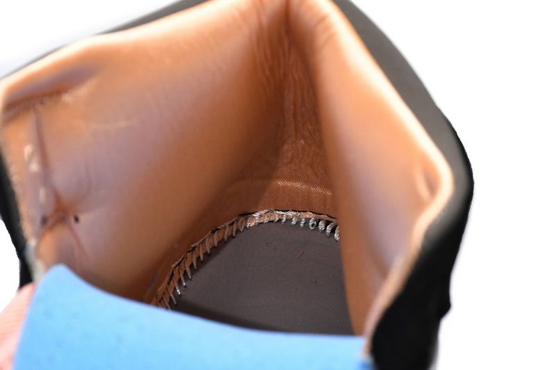 MID Air Jordan 1 Mid SE Peach Mocha