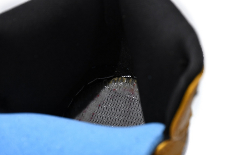 MID Air Jordan 1 Mid University Gold