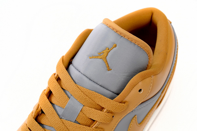 XH Travis Scott x Air Jordan 1 Low Grayish Yellow