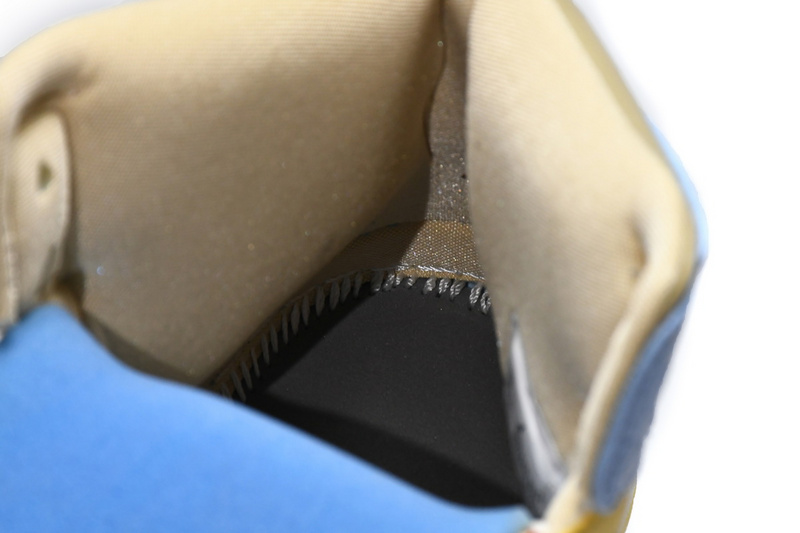 MID Air Jordan 1 Mid SE Fearless Maison Chateau