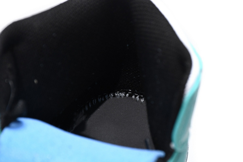 MID Air Jordan 1 Mid Tropical Twist