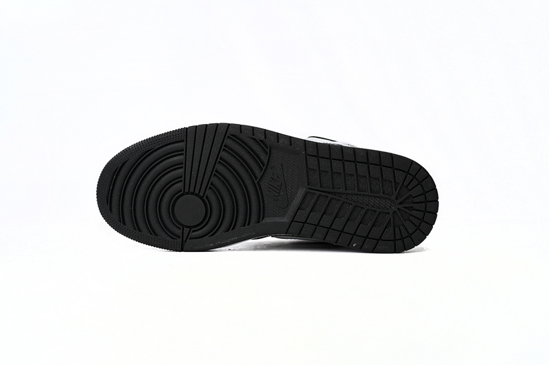 MID Air Jordan 1 Mid Tuxedo