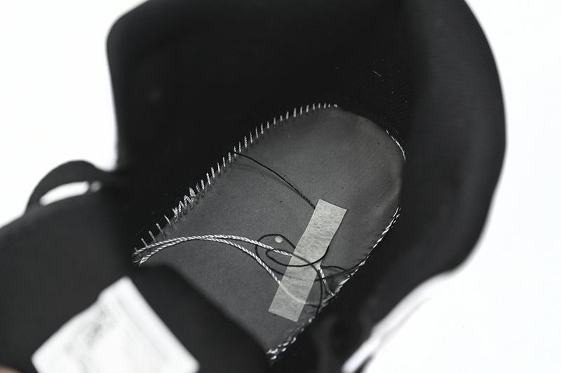 MID Air Jordan 1 Mid Tuxedo