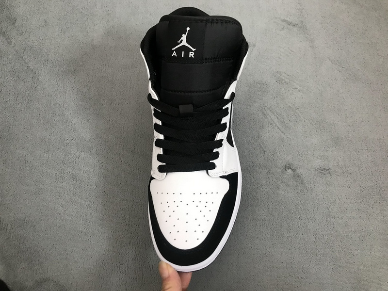 MID Air Jordan 1 Mid Tuxedo