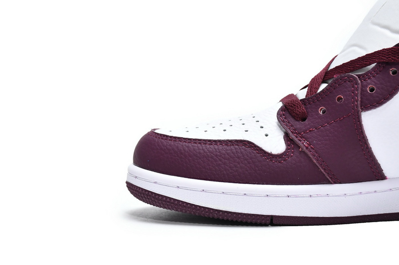 Q3 Air Jordan 1 High OG Bordeaux