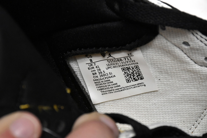 Q3 Air Jordan 1 High OG Yellow Toe Taxi