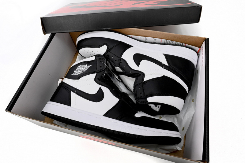 Q3 Air Jordan 1 Retro High OG Black White