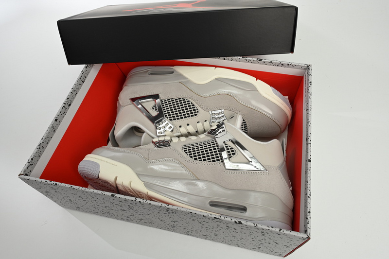 Q4 Batch  Air Jordan 4 WMNS “Frozen Moments”