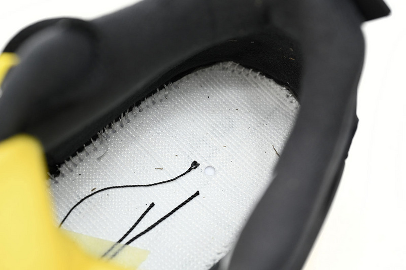 Q4 Batch Air Jordan 4 Thunder