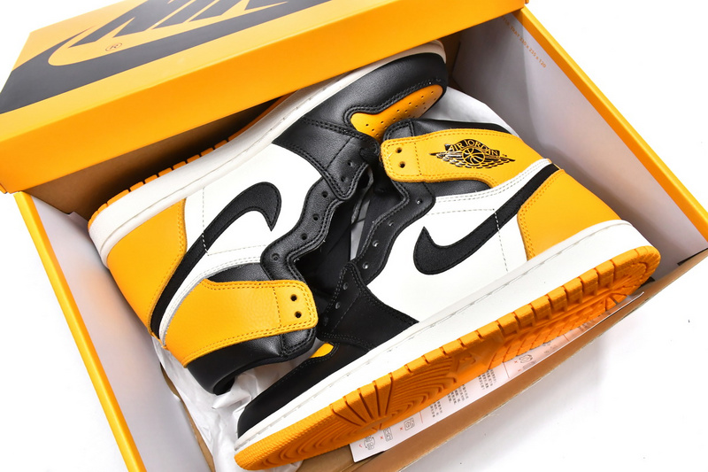 XH  Air Jordan 1 High OG Yellow Toe