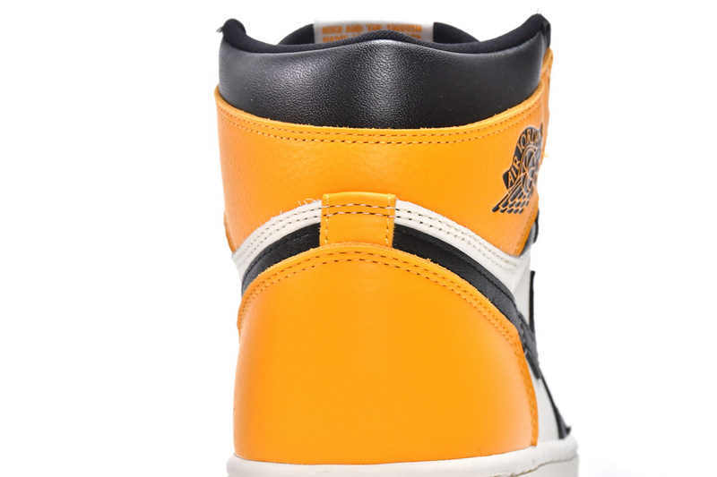 XH  Air Jordan 1 High OG Yellow Toe