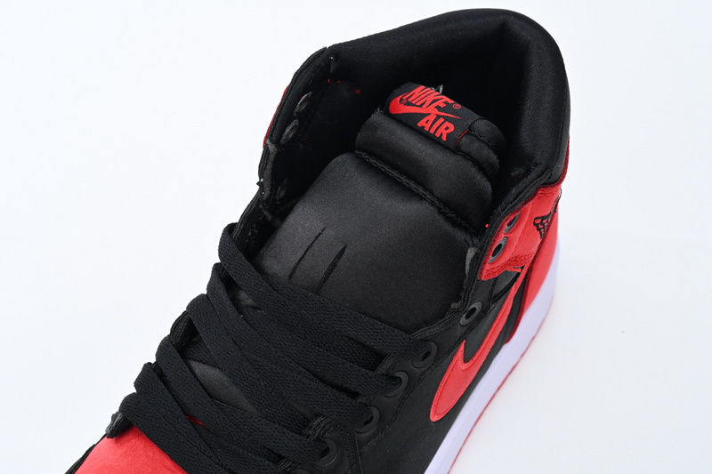 XH Air Jordan 1 High OG WMNS “Satin Bred”