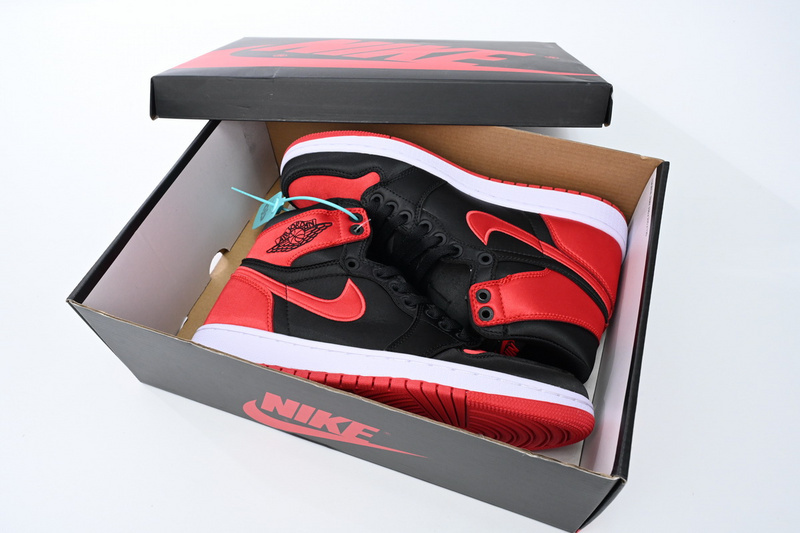 XH Air Jordan 1 High OG WMNS “Satin Bred”