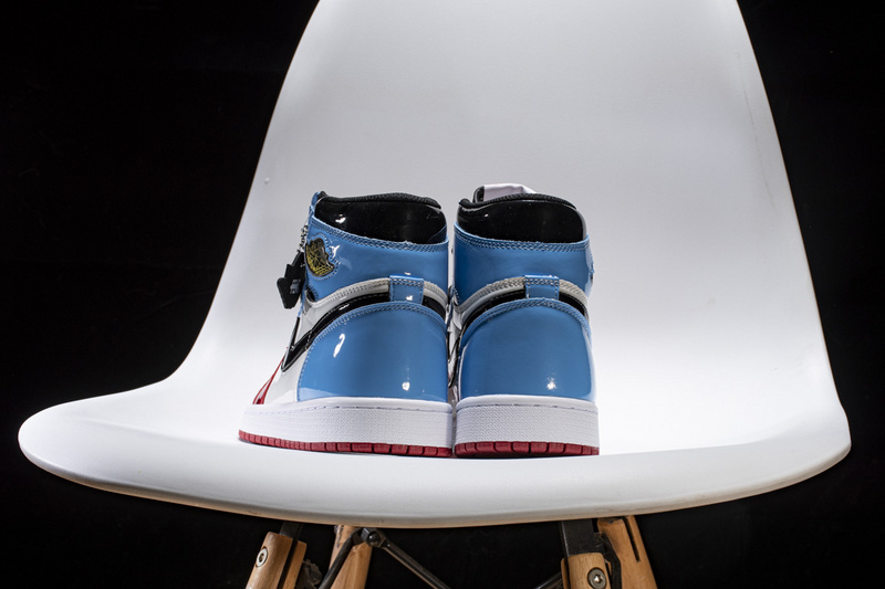 XH Air Jordan 1 Retro High OG Fearless