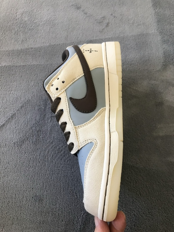  LF Travis Scott x PlayStation x Nike Dunk Low PS5