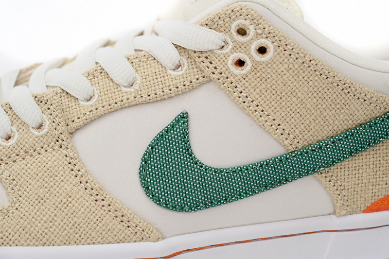 SX Nike SB Dunk Low ’White Lobster‘
