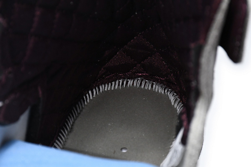  XP  Air Jordan 1 High OG Grey Brown Snake Pattern