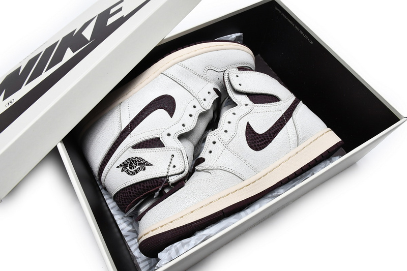  XP  Air Jordan 1 High OG Grey Brown Snake Pattern