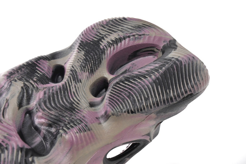 Adidas Yeezy Foam Runner MX Carbon