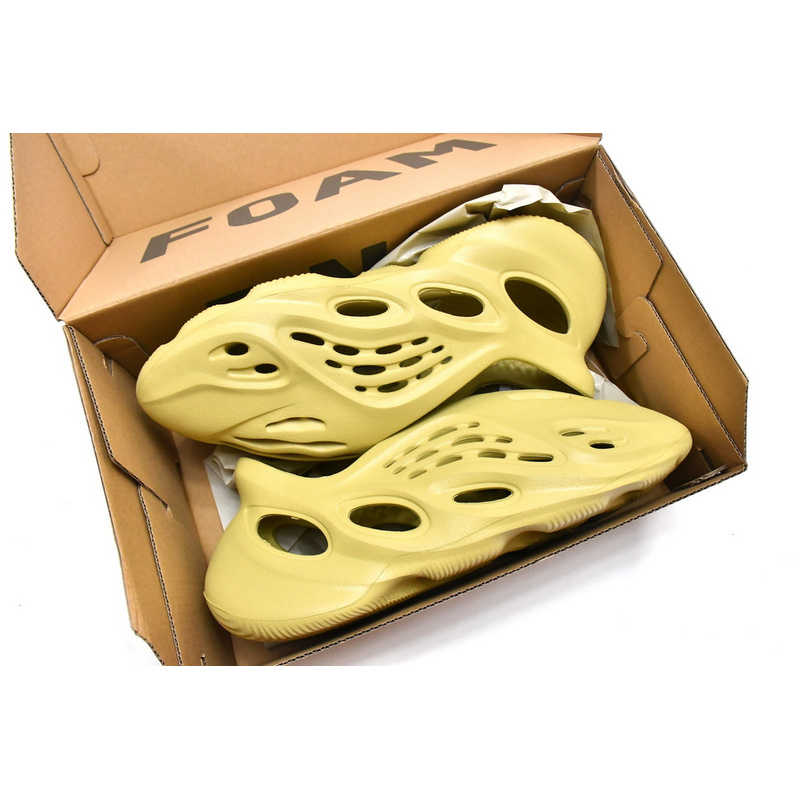Adidas Yeezy Foam Runner Sulfur