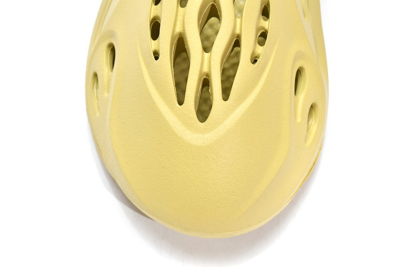 Adidas Yeezy Foam Runner Sulfur