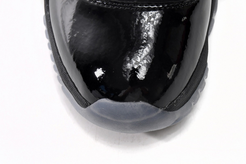 XH Air Jordan 11 Retro Cap and Gown