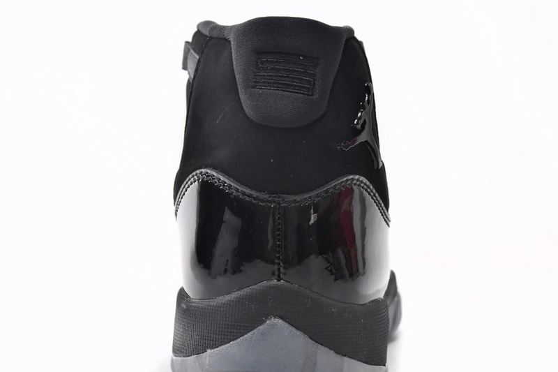 XH Air Jordan 11 Retro Cap and Gown