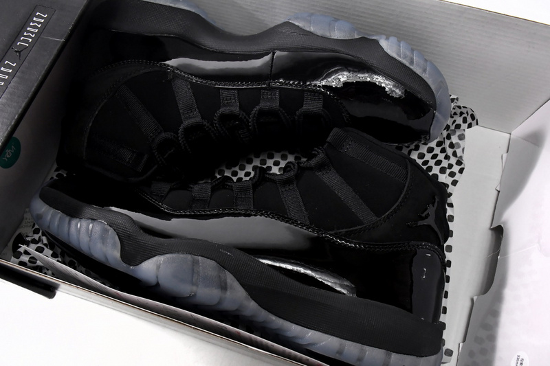 XH Air Jordan 11 Retro Cap and Gown