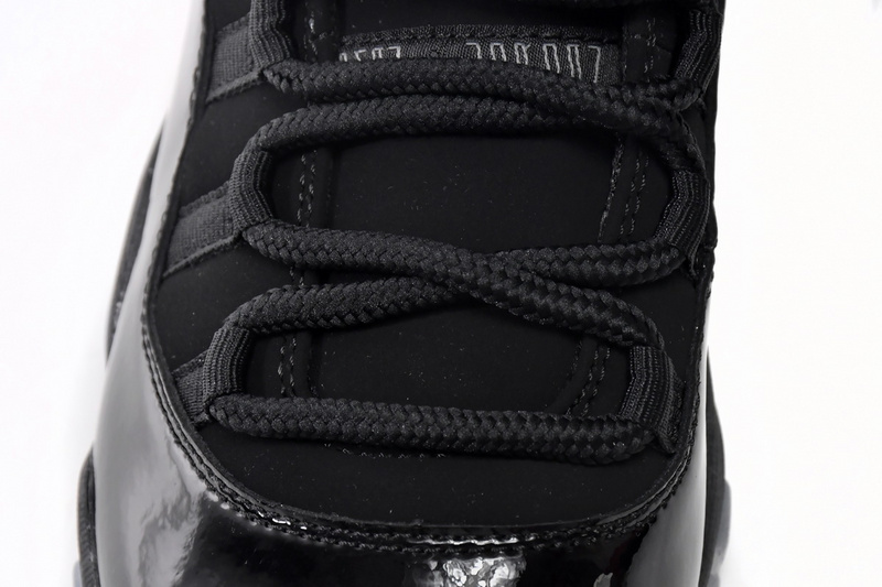 XH Air Jordan 11 Retro Cap and Gown