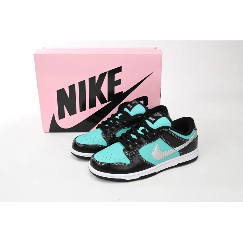 GB Diamond Supply Co. x Nike SB Dunk Low Diamond